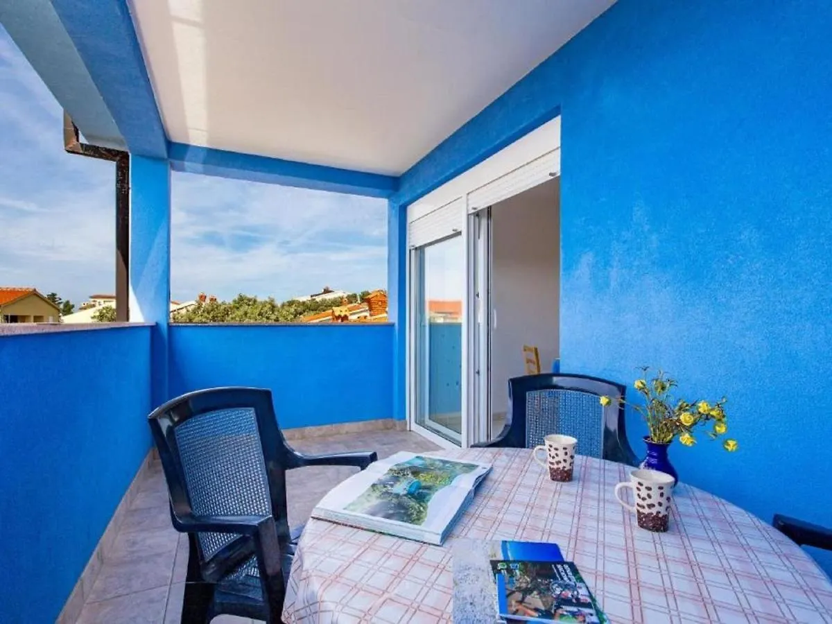 Lovely Apartment In Mandre With Barbecue