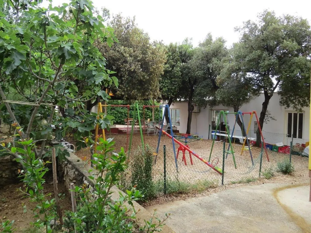Lovely Apartment In Mandre With Barbecue