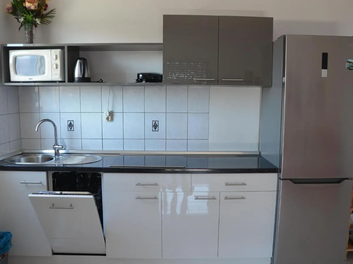 Lovely Apartment In Mandre With Barbecue